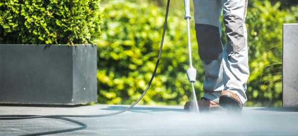 TECHNITOITURE974 : votre artisan couvreur dans l'île de la réunion 974 : travaux de couverture, réparation, entretien toiture en tôle, pose de gouttières, Nettoyage, démoussage toit tôle, traitement de la rouille, étanchéité, resserrage de boulons et peinture hydrofuge toiture, ravalement peinture façade, nettoyage des extérieurs.